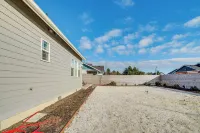 Ocean Shores Getaway w/ Fireplace & Hot Tub! - 3-Star