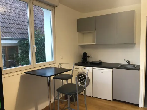 Charming studio 20 minutes from Gare Saint-Lazare Hotels in Cormeilles-en-Parisis