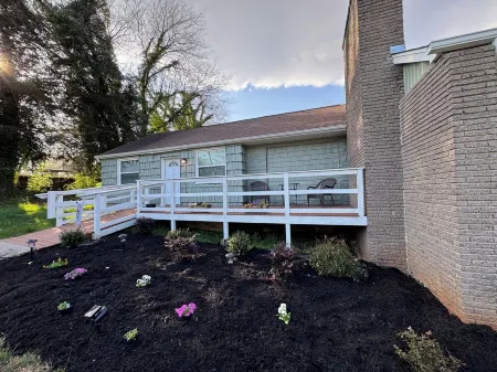 Pet-Friendly 1BR • Near UT Medical & Downtown • Quiet Stay with Parking