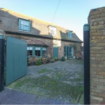 Ramsgate - Coastal Cottage Escape - Pet Friendly with Parking