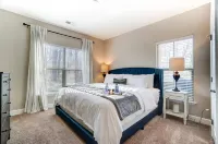 Stunning Nature Views and Pool Access - Elegant Forest View Flat Hotels in Westerville