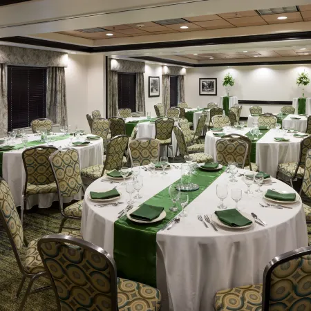 Hampton Inn & Suites Gainesville-Downtown