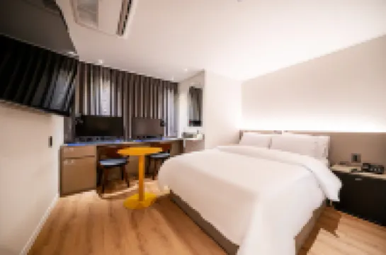 Urbanslow Hotels near Hongik University, Seoul Campus