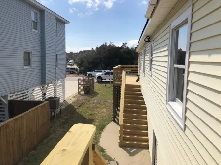 Quaint 4-bedroom cottage in Nags Head located just minutes from white silky sand