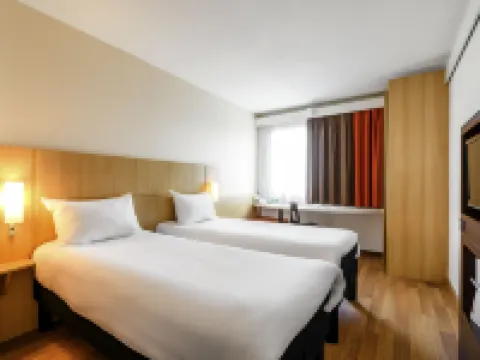 Ibis Marseille Provence Aéroport Hotels in Vitrolles