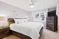 The Cozy House & Romantic Fireplace
