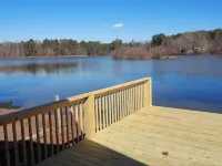 Lakeside Cottage , Fish from your back deck!