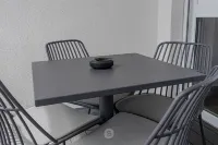 Perfect city center location, 107 sqm, directly at the opera house in suite flair with balcony!