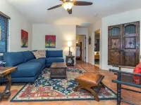 Hopdown, Southwest Design in Horse country w/guests house and pool