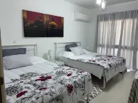 main swimming pool, beach, Marina, shopping, dining and night life,… are 2 steps Hotels in 