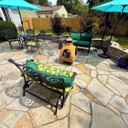 Midtown Cottage, unique stone patio, family-dog friendly newly remodeled.