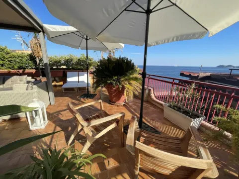 BLUE HOLIDAY LUXURY APARTMENT