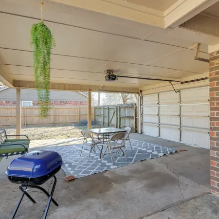 4 Mi to Shelby Farms Park: Memphis Home w/ Patio! Отели рядом с достопримечательностью «Галерея Вулфчейс»