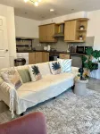 Modern 2 Bed apartment with free parking and Netflix Hotel a 