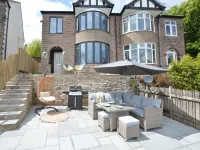 Dawn's House Cromford-Quirky Colourful Home, Hot Tub, Pet Friendly Peak District Hotel a Cromford