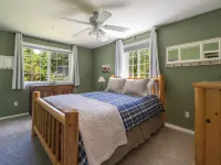Cozy River Cabin - Sleeps 12 - Hot Tub - EV - Trails & Stevens Pass Nearby Hotels in Baring