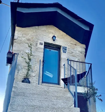 Casa Completa de 2 Pisos, com Cozinha em Open Space Отели в г. Сан-Педру-ду-Сул