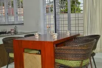 UPPER LEVEL of HOUSE in RANGE VIEW homestay ( 2BR + STUDIO )