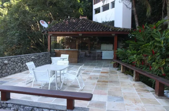 Luxurious Mansion in São Conrado with Pool, Terrace and Ocean View.
