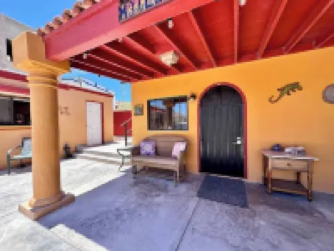 Charming 1-BR house, Bahía la Choya, Starlink WiFi, AC, roof deck, dog friendly Hotels in Rocky Point