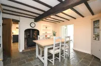 Beautiful Cottage in Kings Bromley Hotels in Lichfield District