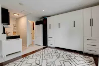 The Studio: bright, cozy, quiet