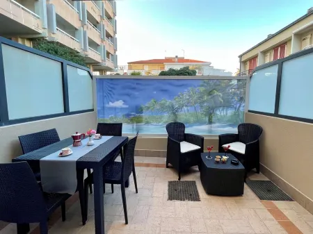 {Perla d'aMare ~ Rubino} Elegant apartment a stone's throw from the sea Отели в г. San Benedetto del Tronto