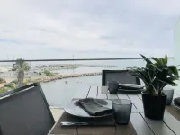 2 bed-apartment 5 pers luxury residence on the beachfront-pool 薩利索倫澤哈住宿飯店