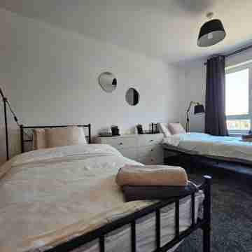 Spacious Apartment -2 Bedroom With 2 En-suite Bathrooms Rooms