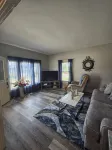 Charming 2-bedroom house in central Lafayette. 3 minute walk to ColumbianPark
