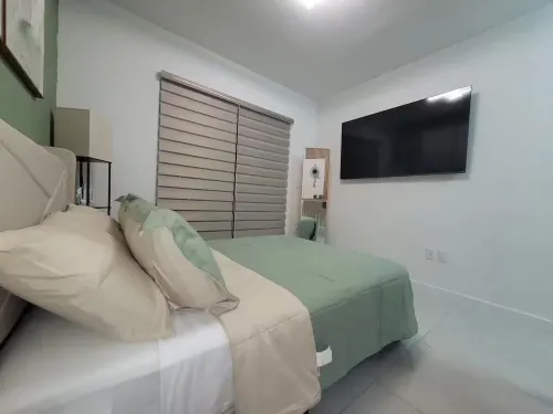 Private Cozy Studio Close to the Keys