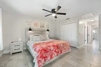 Heated Salt Pool & Hot Tub: 4mi to Beach!Great Family Friendly Vacation