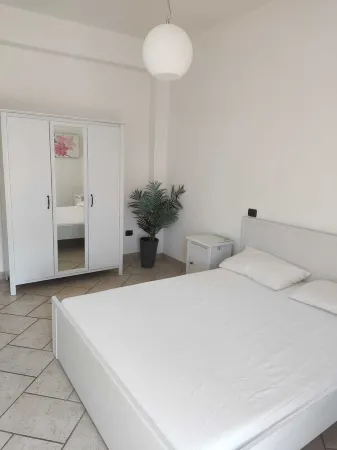 Attico Fronte Mare La Casetta Bianca Отели в г. Фоллоника