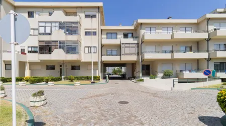 Ti Beach House Отели рядом с достопримечательностью «Praça D. João II»