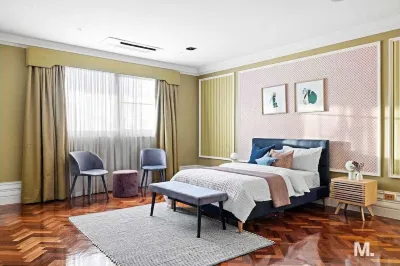 Ultra-Luxury 4-Story Estate w/ Pool, Cinema, Hot Tub & Party Terrace Hotels in der Nähe von Cliff Harvey Lagoon Reserve