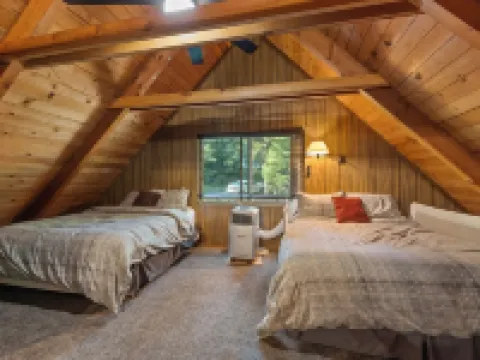 Creek Cabin - Fly-in Acres Lake Access - private Creek access with fire pit Hotels in Arnold