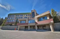 Sleeper@SnowBlaze Hot Tub and Pool! Amazing Location!