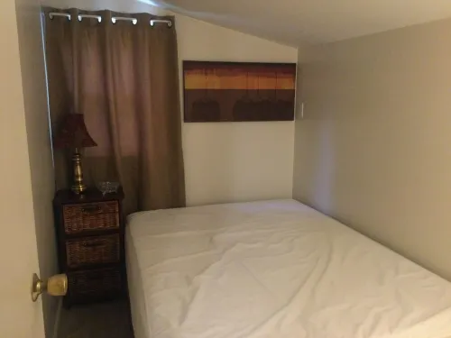 Cottage Retreat 75 Steps from the shores of spectacular Lake Huron, Sauble Beach Hotels in South Bruce Peninsula