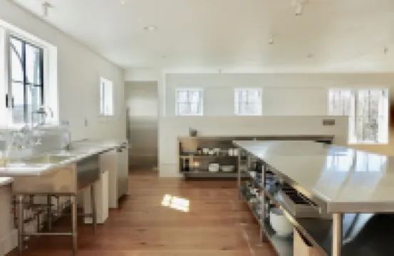 Art Studio House in Private Mountaintop Nature Preserve Hotels in Hillsdale