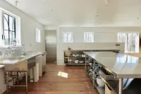 Art Studio House in Private Mountaintop Nature Preserve Hotels in Hillsdale