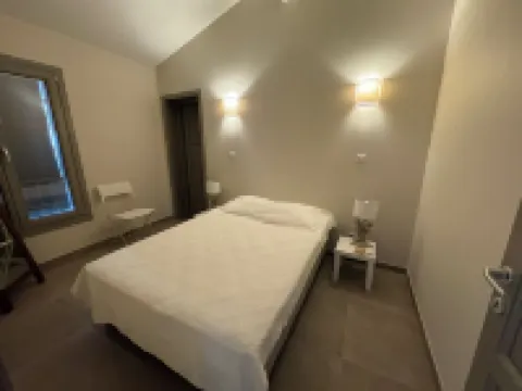 Renovated country house with large garden and swimming pool, quiet location, ideal for families