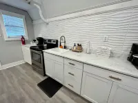 Tiny house monthly rental with small office in central North Charleston with AC