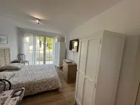 Air-conditioned Provencal house in Biot, between Cannes and Nice Hotels in Biot