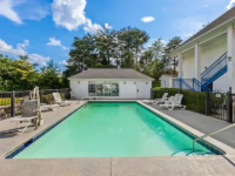 Baymont by Wyndham Forest City Hotels in Forest City