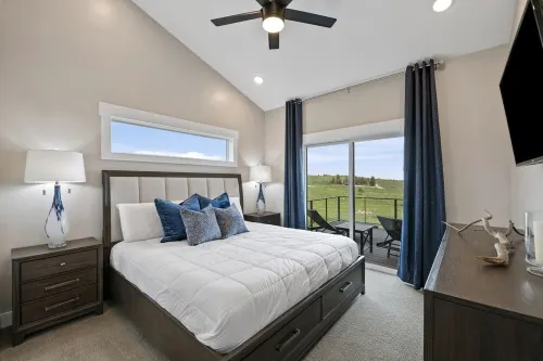 Sleeps 22/Boat & Toys Parking/Hot Tub/Ping Pong