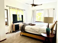 Charming 2-bedroom house in peaceful Keaau with WiFi, AC ハワイアン・パラダイス・パークのホテル