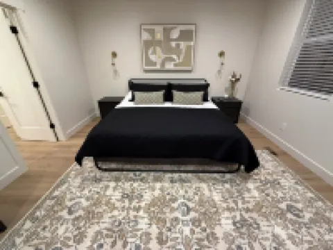 Luxury 5Br Adventure Hub! Pineview, Hiking, Golfing, Biking. Sleeps 12. 4.5 Bath