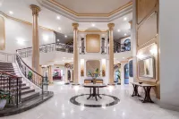Bellagio Gold Coast / Luxury Mansion Waterfront
