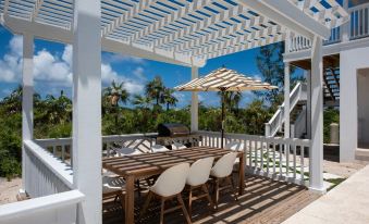 The Better Life & Cottage 5 Bedroom Home