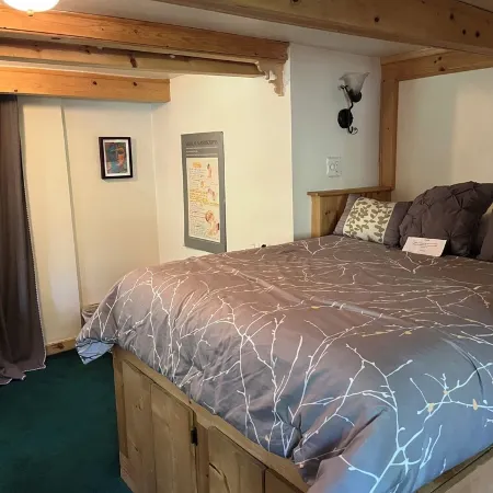 Magic Love Nest - 5 min from village. Stream below.
